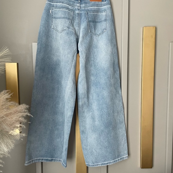 Princess Polly Naylor wide leg jeans light wash denim. - Picture 3 of 3
